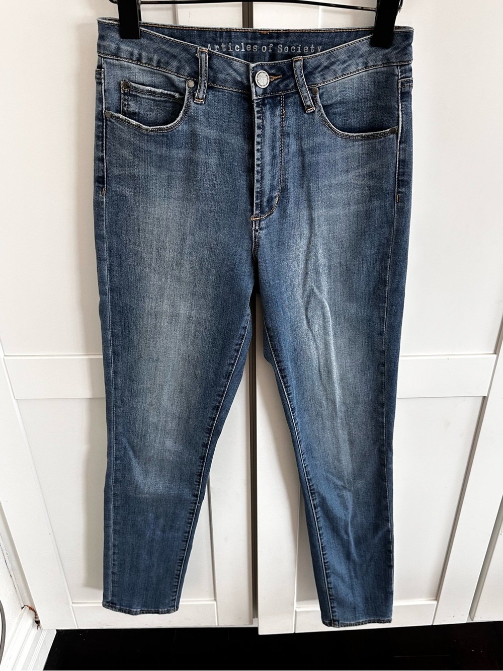 Articles of Society Skinny Jeans Size 26 Medium Wash – 28” Inseam
